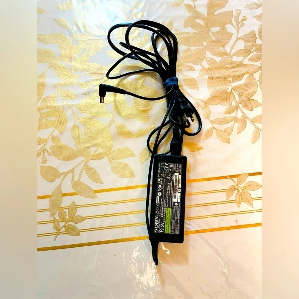 Sony VGP-AC19V38 AC Adapter Power Supply Cord Charger 19.5V